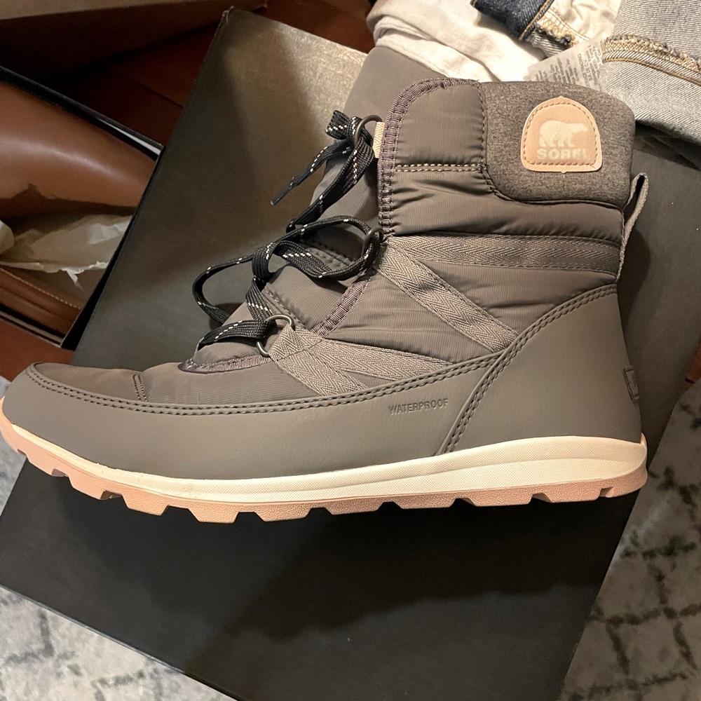 Grey Sorel winter boots NWT in original box. Never worn! Waterproof!